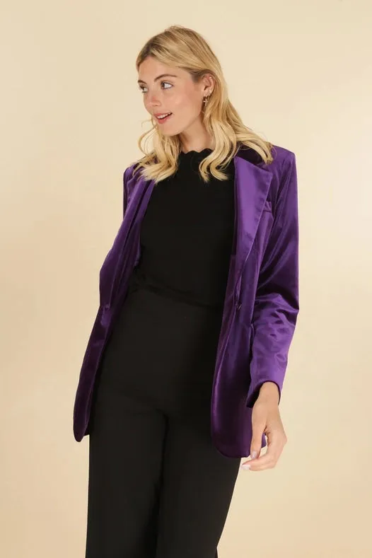 Oversized Velvet Jacket With A Gold Button Purple